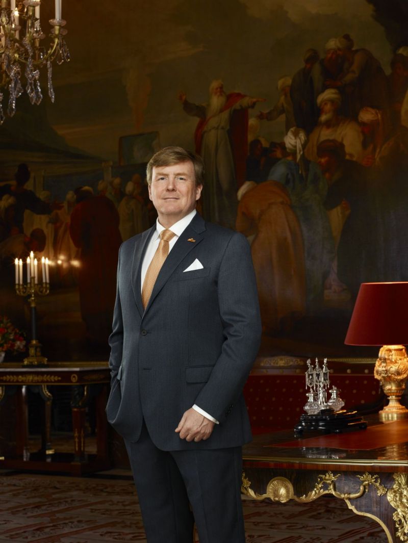 Nieuwe staatsiefoto voor de koning