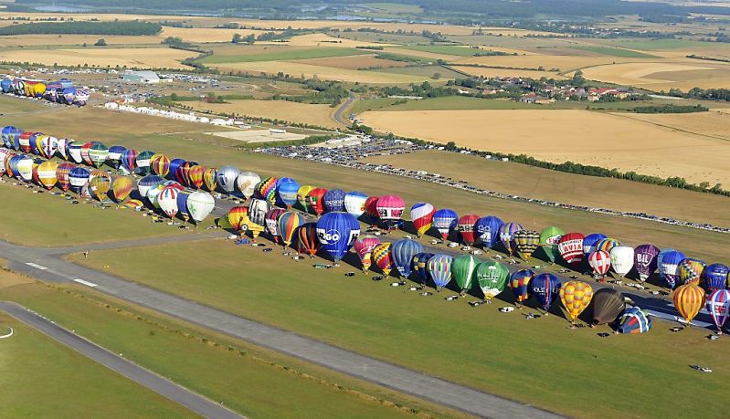 Record: 433 luchtballonnen stijgen op (fotoserie en video)