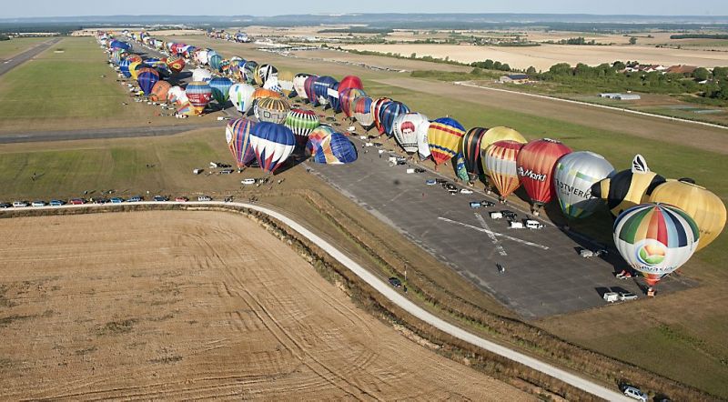 Record: 433 luchtballonnen stijgen op (fotoserie en video)