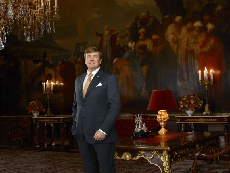 Nieuwe staatsiefoto voor de koning